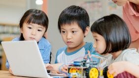 AIに｢チャッピー｣と愛称をつける子ども達《小学生の8割がすでに使っている》親が気づかぬ間に進む｢AI無免許運転｣の実態