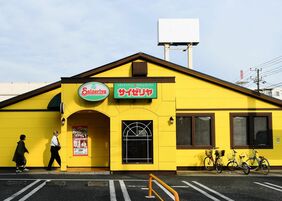 銀座でドリア300円､グラスワイン100円…インフレになってもサイゼリヤが圧倒的な低価格を貫くことができるワケ