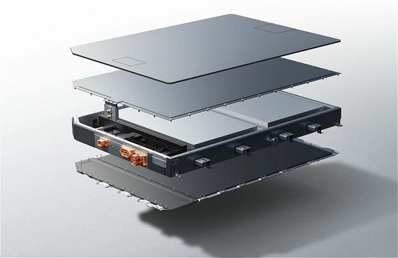 EV専門メーカーというイメージも強いBYDだが、20年以上にわたってハイブリッド技術の研究開発を続け、08年に初代DMを搭載した量産型プラグインハイブリッド車を発表。シーライオン6に搭載されるDM-いは、電気走行を主体としたプラグインハイブリッドシステムとなる