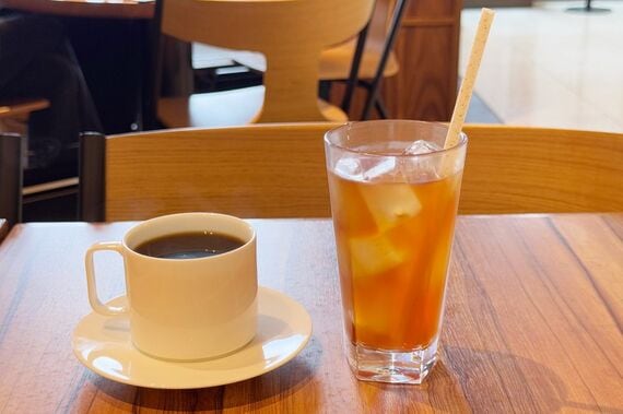 アイスティーとホットコーヒー