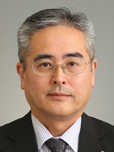 山中圭介（やまなか・けいすけ）熊本県立高森高等学校校長1962年生まれ。59歳。熊本県出身。大東文化大学文学部中国文学科卒。87年、熊本農業高等学校で国語科教師として教員人生をスタート。その後、阿蘇高等学校、熊本西高等学校に勤務。2007年から熊本県教育庁学校人事課で4年間、熊本県立教育センターで1年間教育行政に携わる。その後教頭及び副校長として高森高等学校、翔陽高等学校、第一高等学校で学校経営に携わり、17年からの3年間、熊本県立教育センター審議員として管理職研修中心の業務に関わる。20年より現職（高校はいずれも熊本県立）