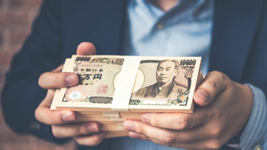 「借金は悪」という過剰な思い込みが、老後資金の正しい運用を妨げてしまうことも（写真：Graphs／PIXTA）