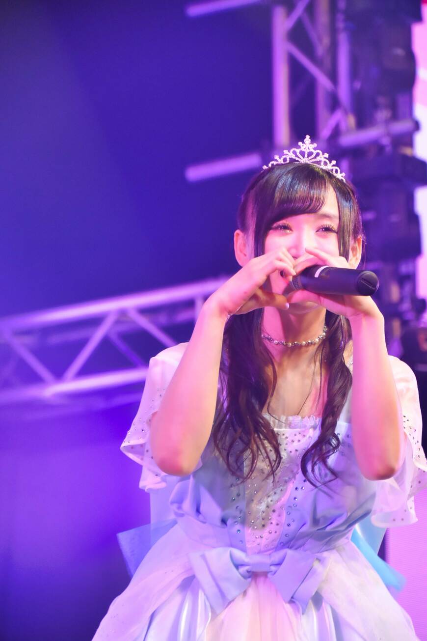 ステージから、ファンの顔を見て歌うことを心掛ける（撮影：松原大輔）