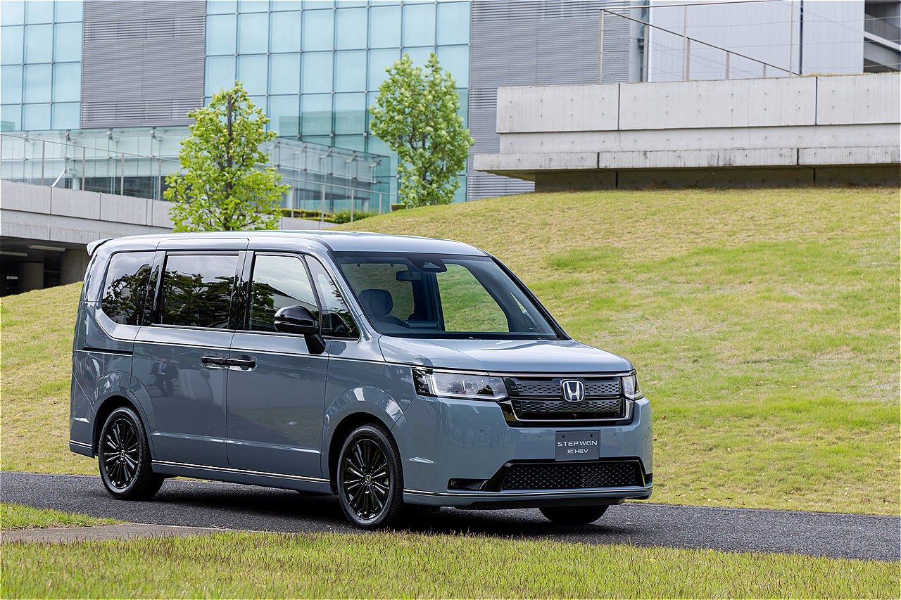 お盆限定最終価格　ステップワゴンスパーダ　横浜　個人 お盆限定最終価格 ステップワゴンスパーダ 横浜 個人