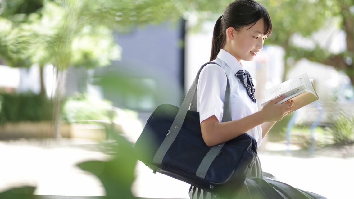 誰でも簡単に「褒められる読書感想文」を書ける手法があります(写真:msv/PIXTA)