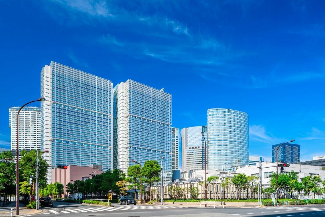 現在は高層ビルが建ち並ぶ品川駅東口地区（写真: momo／PIXTA）