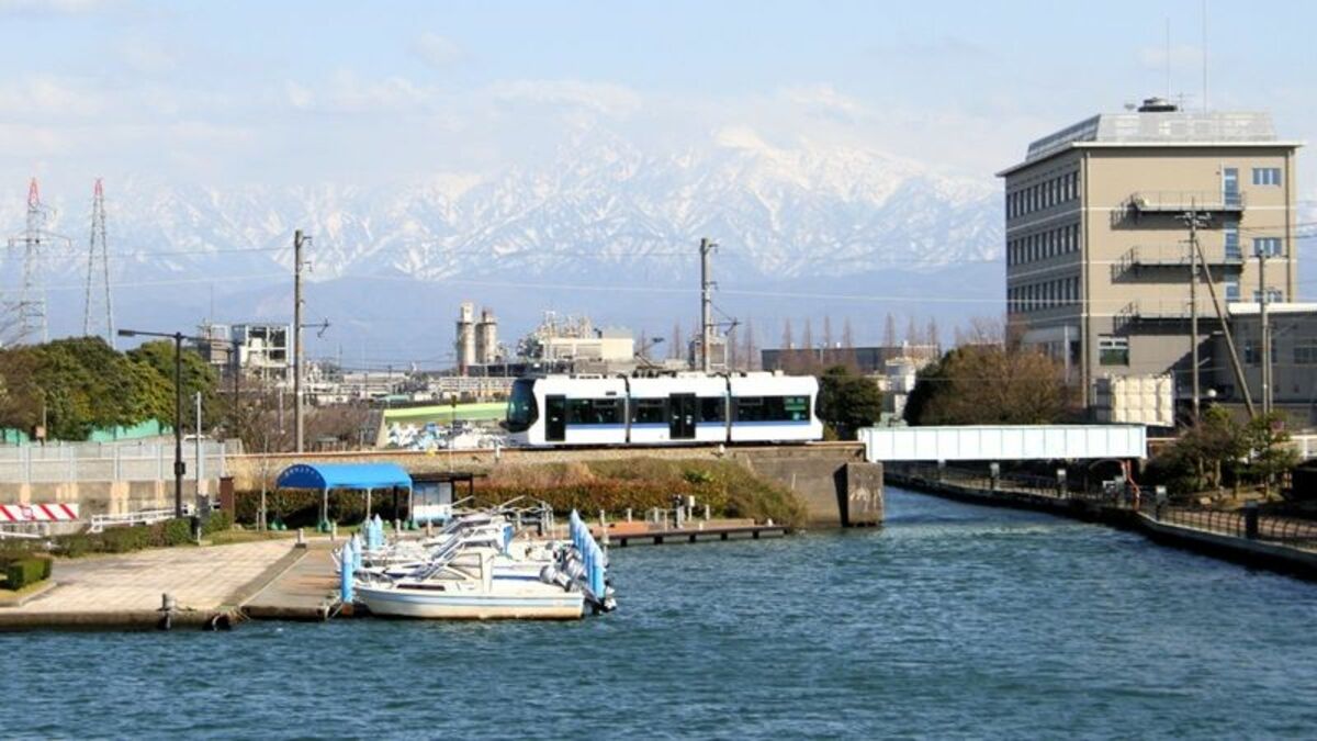 富山港線はなぜ｢日本初のLRT｣になりえたのか 2006年に路面電車化､鉄道路線として開業100年 | ローカル線･公共交通 | 東洋経済オンライン