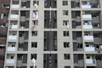 爆発の衝撃で付近の住居の窓ガラスは割れてしまった