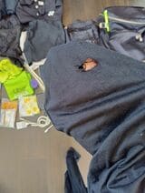 穴だらけのインナー（筆者撮影）