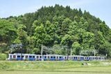 HB-E210系は電化方式の異なる東北本線と仙石線、非電化の連絡線を走る（編集部撮影）