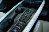 ホンダ量販モデル初のハンズオフ機能を搭載した「アコード e:HEV Honda SENSING 360＋」（写真：三木 宏章）