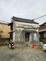 神奈川県葉山市にあった改修前の蔵