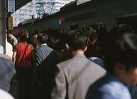 満員電車も遅延も許せない！　通勤問題に特効薬はあるか《鉄道進化論》