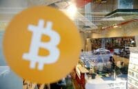 ビットコイン､先週大幅下落の半分取り戻す 遅れた投資家が買い