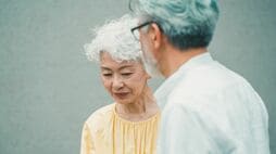 孤独が怖くて｢人とつながろうとする｣大人に精神科医が伝えたいこと　｢無理につくる人間関係よりも大事なもの｣とは
