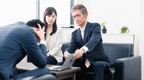 ｢社食で食い逃げ｣｢出張費で推し活｣｢経費で愛人と海外同棲｣…会社を私物化する社員の呆れた実態と痛い代償