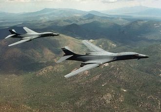 米戦略爆撃機｢B━1B｣､朝鮮半島上空を飛行