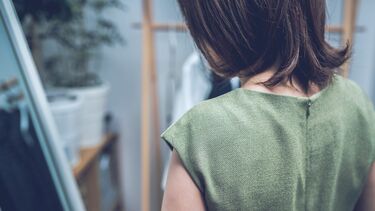 家賃4万円風呂なし､AV女優の過酷すぎる貧困 16年前と比べて月収は85 ...