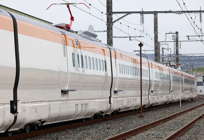 中間車両の側面