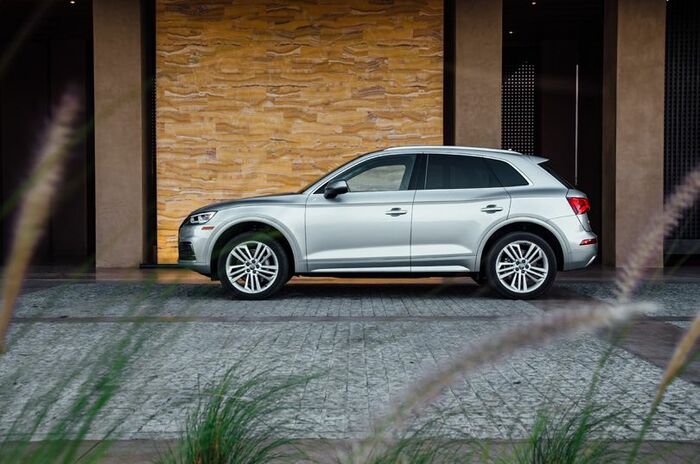 アウディ Q5 2.0 TFSI クワトロ｜Audi Q5 3.0 TDI quattro