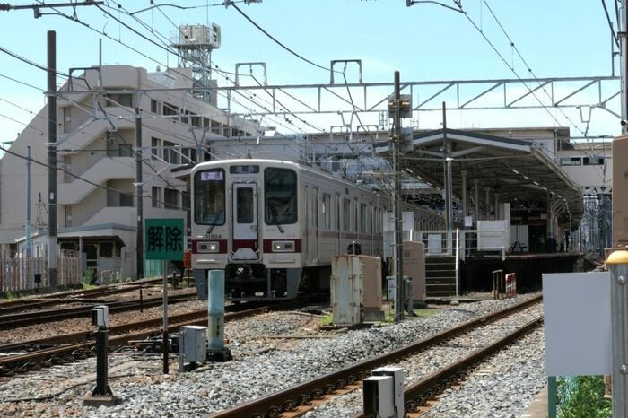 続いて普通が発車