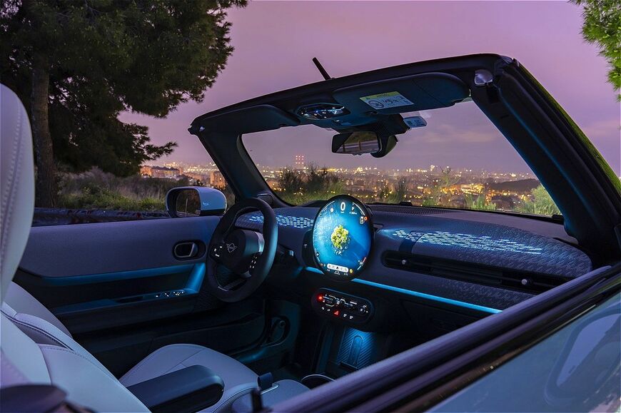 MINI（ミニ）の新型「ミニ・クーパー・コンバーチブルS」（写真：MINI）