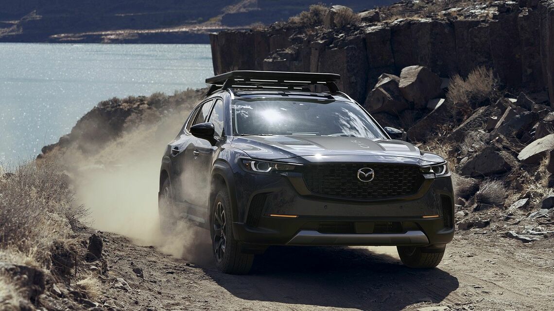 5月末に投入したSUV「CX-50」。急速なNEVシフトが進む中国で、あえてエンジン車ならではの特長をアピールし反転攻勢を図る。写真は北米仕様車（写真：マツダ）
