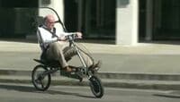 これが究極に安全な"事故らない自転車"だ！ 見た目は微妙に別の乗り物だが…