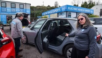 ガソリン価格高騰でEV販売最前線で起きたこと