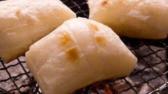 掃除機や水はNG？｢餅を詰まらせたとき｣の対処法