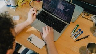 AI企業が有名サイトのコピーを大量につくる狙い