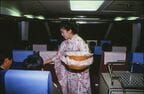 展望席での車内サービスの様子