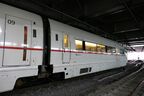 下部は台車部分を除いてカバーで覆われている