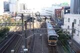 川越駅を出るJR川越線・八高線八王子行き（筆者撮影）