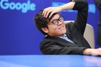 グーグル｢アルファ碁｣､世界最強棋士に勝利 ｢碁の神様のようだった｣