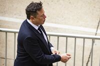 マスク氏､テスラ人員10％削減と採用凍結を示唆