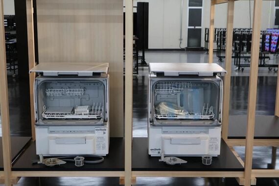 新品と再生品の比較展示(写真:筆者撮影)