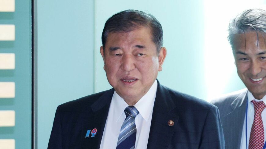 大型連休明けとなった5月7日に首相官邸に入る石破首相（写真：時事）