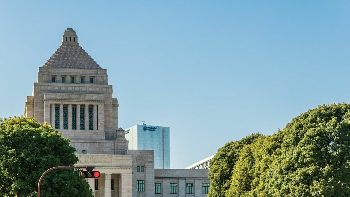 資金収支報告書をデータベース化して企業献金の実態に迫った (写真:ニングル/PIXTA)