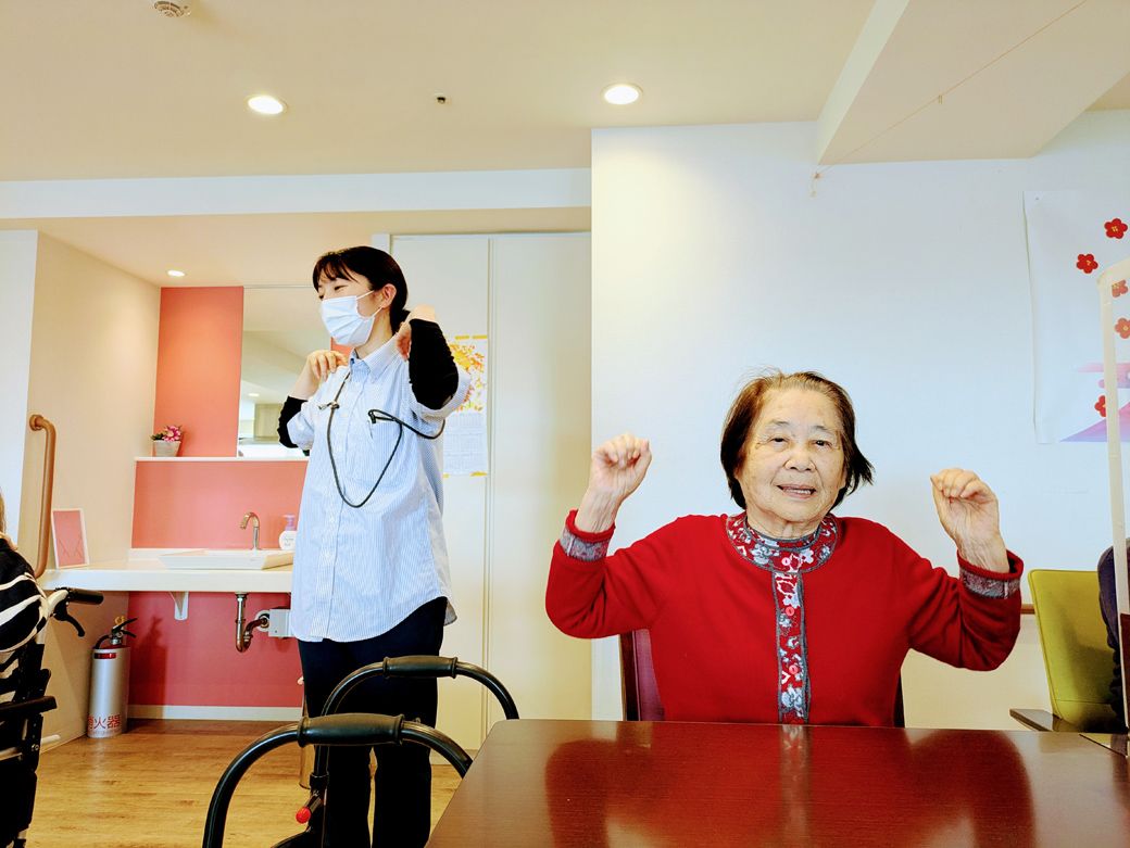 体操中の伊東さん（筆者撮影）