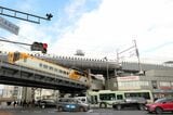 京都駅を出発した近鉄特急ビスタカー。奈良方面へ近鉄京都線を南下していく（記者撮影）