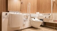 バリアフリートイレ問題､7割が｢待たされた経験｣ 一般トイレに機能を分散｢誰もが使える場所｣に