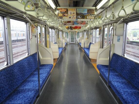東武東上線 9000型 車内