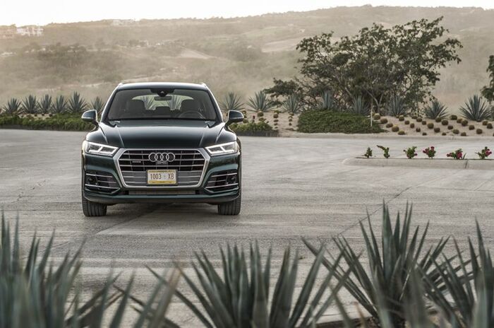 アウディ Q5 3.0 TDI  クワトロ｜Audi Q5 3.0 TDI quattro