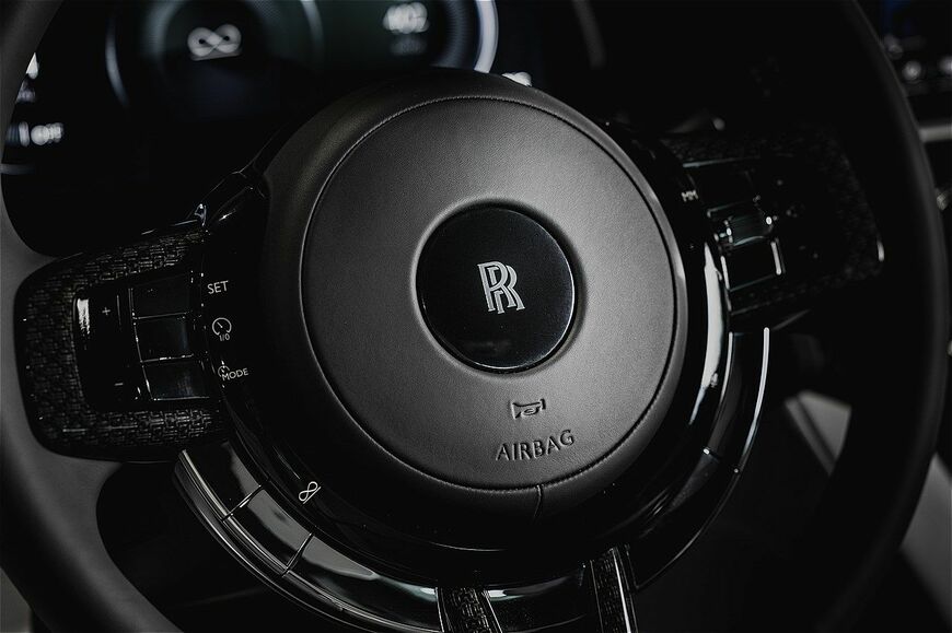 ロールス・ロイス「ブラック・バッジ・スペクター」（写真：ロールス・ロイス・モーター・カーズ）