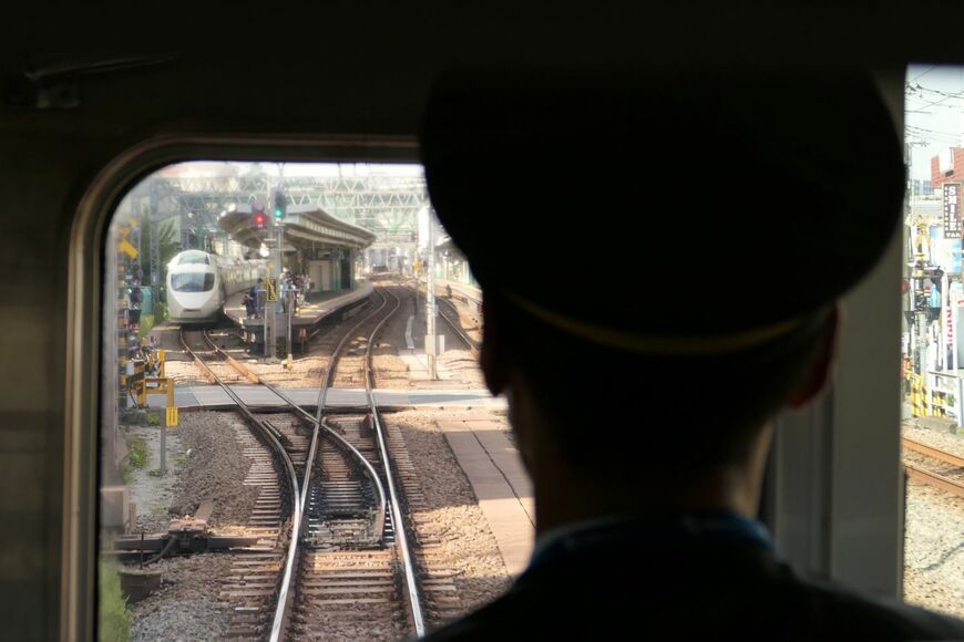 向ヶ丘遊園駅で待避するVSE