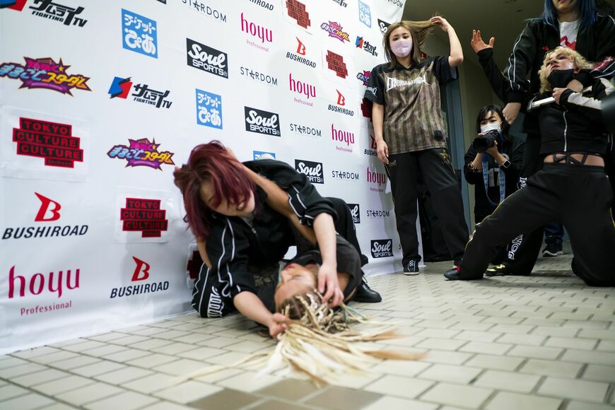 （写真提供：ブシロード）