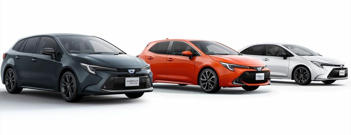 左からカローラスポーツ、カローラツーリング、カローラ（セダン）（写真：トヨタ自動車）