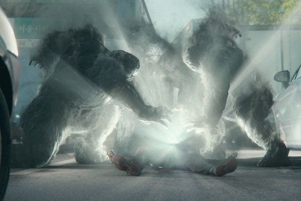 死を宣告された罪人は、ハルクのような巨大な悪魔に燃やされ、地獄に送り込まれるという設定の超常現象をテーマにした作品になる（画像：Netflix）