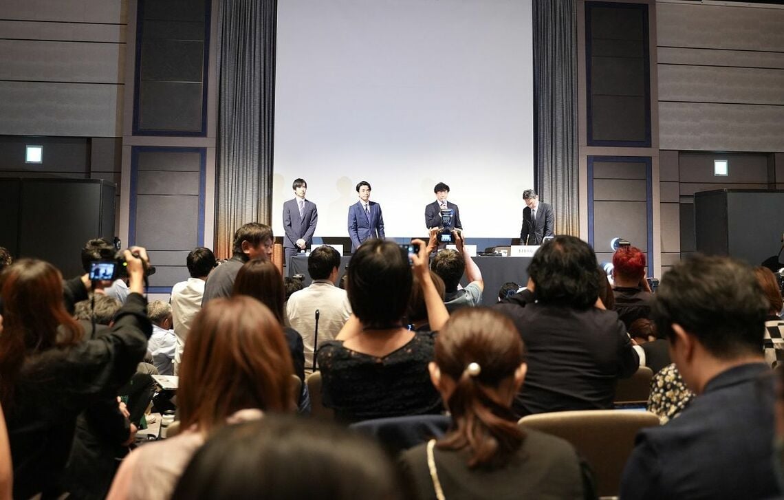 2日の会見も多くのメディアが参加。質問が殺到する中、予定の2時間で終了した（編集部撮影）